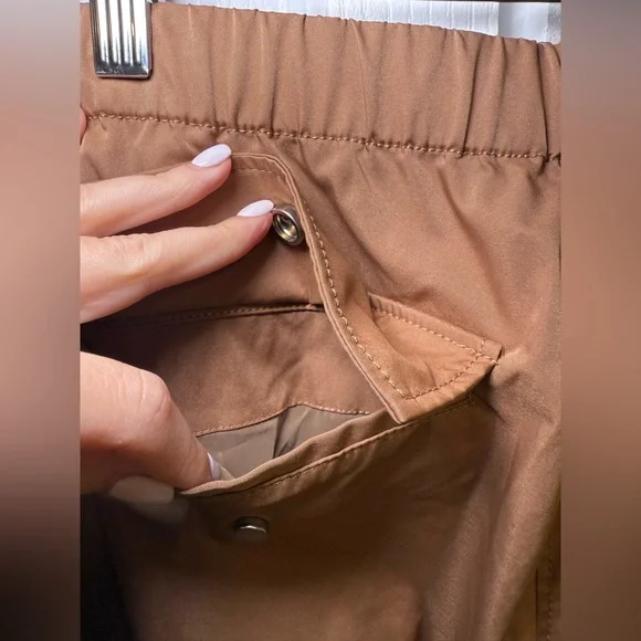 Aritzia - Emerson Pant Slick Matte Twill Mid-rise Parachute Pants - Picture 6 of 14